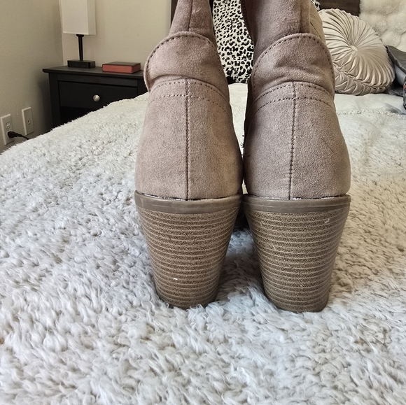 Over The Knee Tan Suede Heeled Boots - Picture 3 of 10